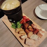 Cheese Meets Meat YOKOHAMA - フレッシュコーンのチーズフォンデュ（黄色）