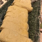 Shusai no Kakurega Tsukiakari Larapoto Ebinaten - 名物・出汁巻き玉子