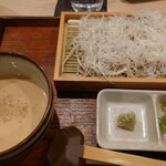 蕎麦の実 - 白髪ねぎそば　ごまだれ汁で(冷)