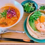 地産地消のゆったりカフェ さんち - 