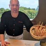 鮨旬美 西川 - スペシャリテの大きな車海老。