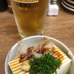 承振 - 名物！冷奴280円(税別)。生ビール１杯目。