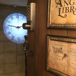 ANGEL LIBRARY - 扉を開くと…時計！！
