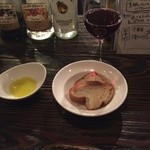 634和浦バル - ワイン+サービスのパン