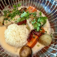 ザ タヴァン グリル＆ラウンジ - 