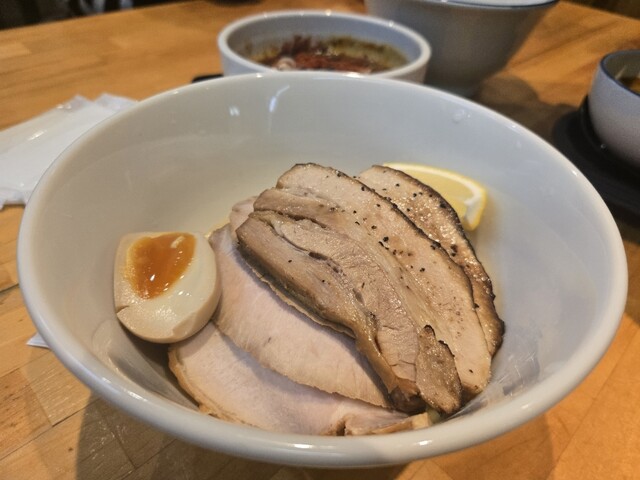 Men Factory Jaws photo 2