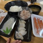 塩釜仲卸市場 マイ海鮮丼コーナー - 料理写真: