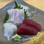 魚の華 - 刺身3種盛り（ばちマグロ、石垣鯛、ひらめ）