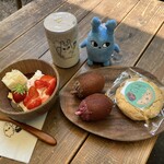 DOTORI - リアルストロベリーグリークヨーグルト
            ハニーコム黒ごまラテ