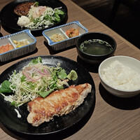 焼肉・しゃぶしゃぶ たちばな ヒルトンプラザイースト店 - 