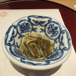 新宿割烹 中嶋 - 口直しはジャガイモともずくの酢の物。