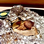 多仁本 - 今回も来ましたホイル焼き！中身は松茸と黒鮑　互いの旨味が滲み出し更なる美味しさに♫ 贅沢なホイル焼きです。