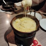 Cheese Meets Meat - フレッシュコーンのチーズフォンデュ