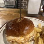 HYOE'S BURGERS + FRIES - 