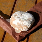 和泉屋傳兵衛 - シナモンがきいた皮の中に木の実がたっぷり♪”ころころくるみ”