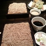 青山 川上庵 - 天麩羅せいろとクルミだれせいろ。
            