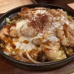 urabon'e - 鉄板チーズタッカルビ　858円