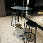 ラ・パティスリー by アマン東京 - お店横テーブル