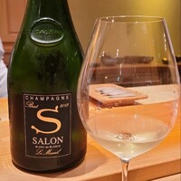 鮨 さかい - お酒❻サロン・ブラン・ド・ブラン・ブリュット2013(シャンパーニュ、フランス)
                      葡萄品種:シャルドネ100%