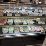 土佐の酒とうまいもの 神楽坂 ぼっちりや - 突き当りのショーケースより