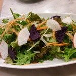 ミックスサラダ、今日は紫芋