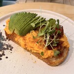 BARTELS - アボカド・オン・サワードウ トースト