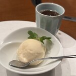 松阪牛炭火焼肉 東海亭 - 