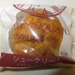 三八菓舗 - 札幌タイムズスクエア　シュークリーム　１３０円　カスタード＆アズキ　【　２０１４年１１月　】　