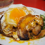 おばちゃんとこ - チャーシューエッグ