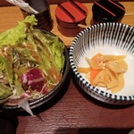 やきとり 荒木山 - サラダ、小鉢