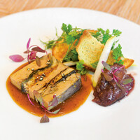 フォアグラと鰻のプレッセ 赤ワインとスパイス風味 無花果とブリオッシュ