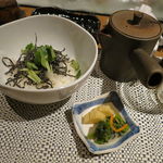 Uno Tsuki - 塩昆布茶漬け、香の物と1