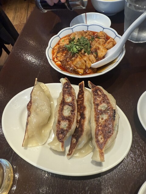 Ching Tsai Marunochi Burikkusukuea Ten