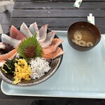 うおたけ鮮魚店やけんど 海鮮どんや - 