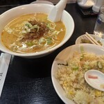 上海美食 - 麺・飯セット(四川担々麺+五目炒飯)