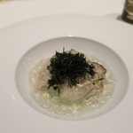 エディション・コウジ シモムラ - 海水で軽く火を通したワシントン産真牡蠣の冷製　海水と柑橘のジュレ　岩海苔風味 (2014/11)