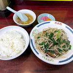 中華料理 共栄軒 - レバーニラ炒メ（650円）＋ライス（250円）