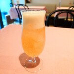 シェフス - パイコーのストレートな味には合っている(気がしてくる)、(笑) "レモンビール"。