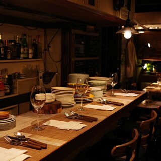 雰囲気ある店内でゆったりとしたお食事を