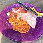 スペインクラブ 茅ヶ崎 - ハモンセラーノ、イベリコ豚サラミ、イベリコ豚チョリソ、ギンディージャ