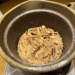 中の坊瑞苑 - 御飯
      　但馬産コシヒカリ　松茸の釜炊きご飯
      　いくら　合わせ味噌　香の物
