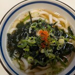 三勝 - わかめうどん 460円(^^)