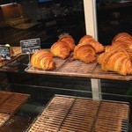 ラ・ファリーヌ - 店内陳列棚