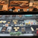 ビストロ ディモンシュ - 自家製パン、デザートお持ち帰りも出来ます