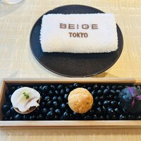 ベージュ アラン・デュカス 東京 - 