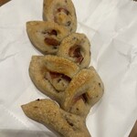 ブーランジェリー・イアナック - ベーコンエピ340円　少し独特の酸味を感じました