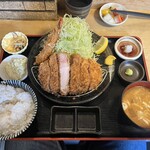 嬉嬉豚 とんかつ 「君に、揚げる。」(極) - 全貌。