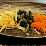 焼肉KAJIYA - ナムル盛り合わせ