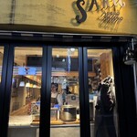 SARU Apero Bistro - 入り口