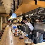 SARU Apero Bistro - 店内